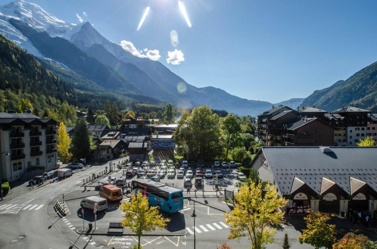 Vue Montblanc Magique En Centre-Ville Avec Parking Chamonix Exterior photo