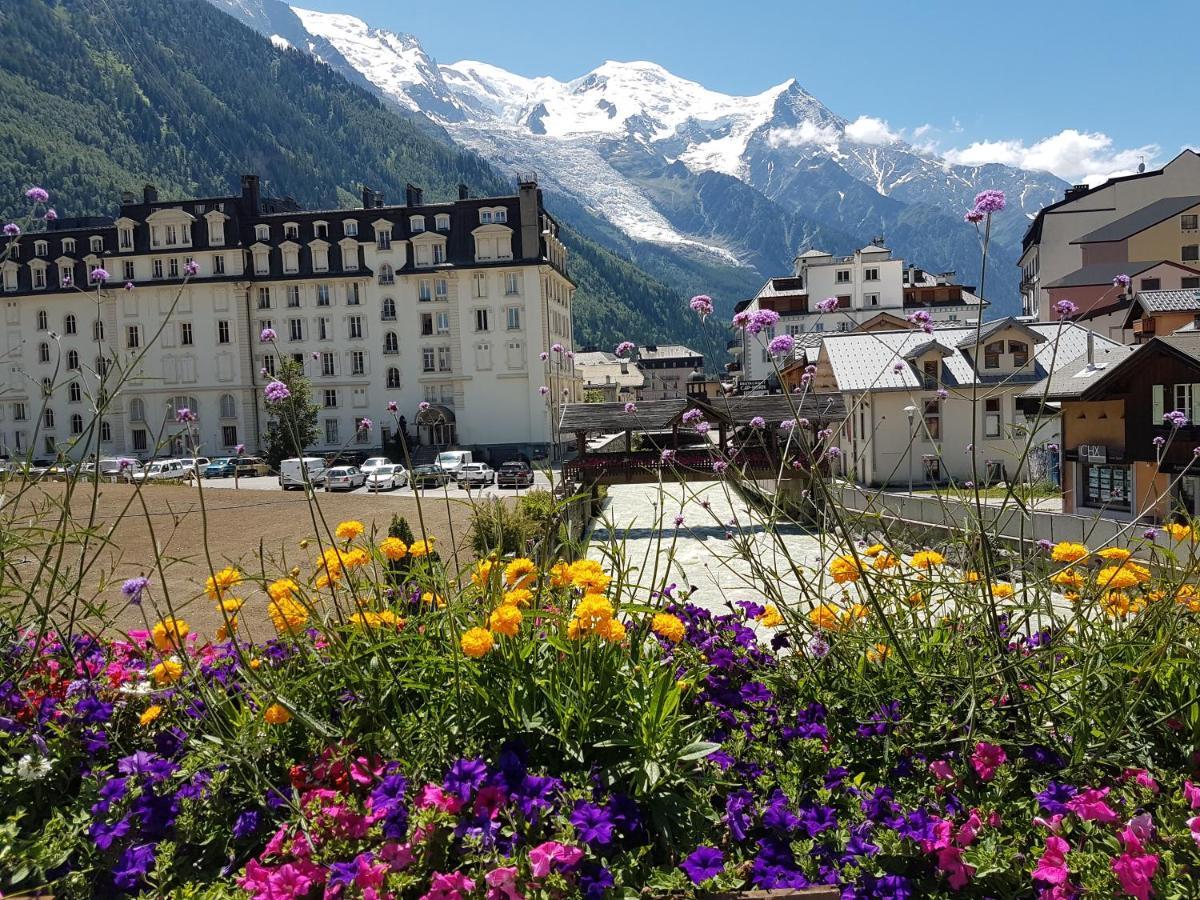 Vue Montblanc Magique En Centre-Ville Avec Parking Chamonix Exterior photo