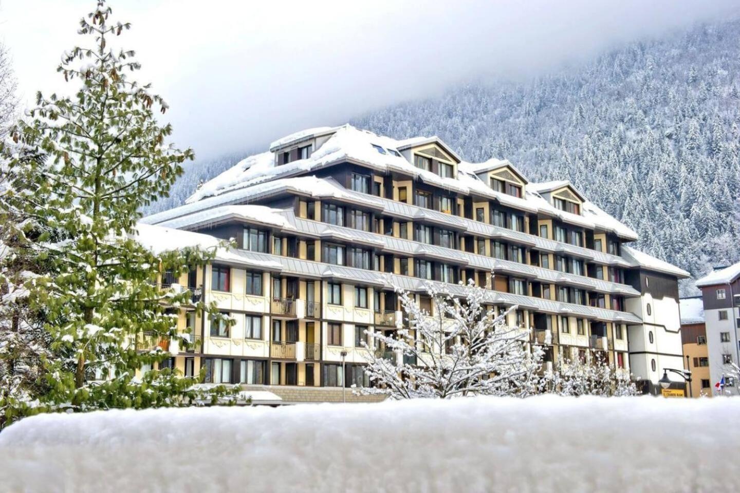 Vue Montblanc Magique En Centre-Ville Avec Parking Chamonix Exterior photo